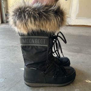 Moon boots